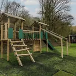 Woof Luxury Family Pod Holiday home