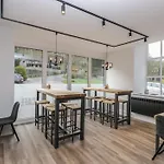 Woof Luxury Family Pod Holiday home