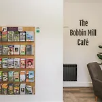 Woof Luxury Family Pod Holiday home *
