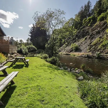 Woof Luxury Family Pod Дом отдыха