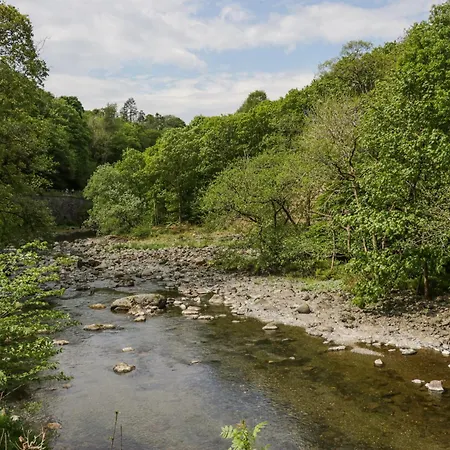 Woof Luxury Family Pod Holiday home *