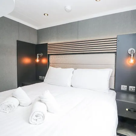 Woof Luxury Family Pod Keswick (Cumbria)