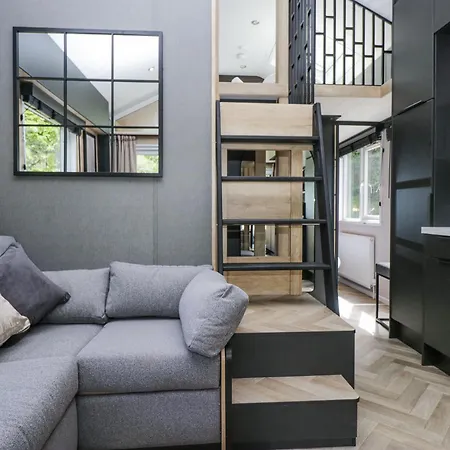 Woof Luxury Family Pod *