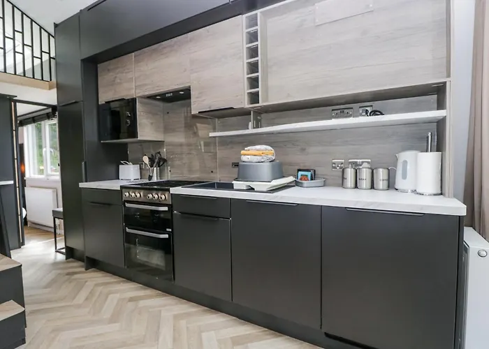 Woof Luxury Family Pod 凯西克