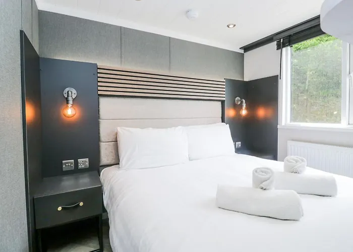 Woof Luxury Family Pod * 凯西克