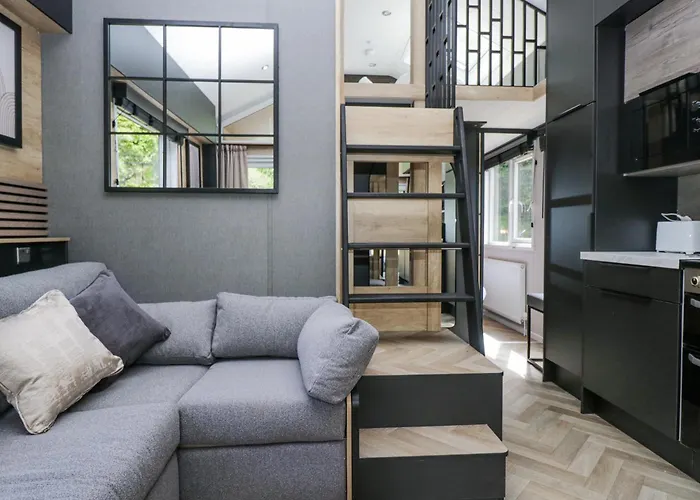 Woof Luxury Family Pod *