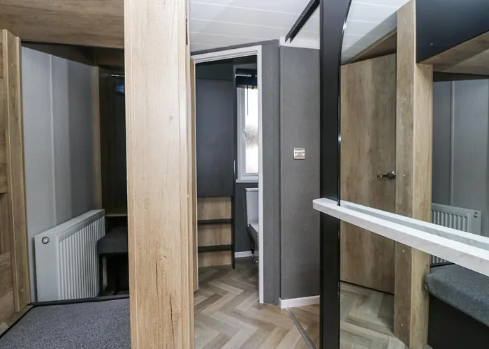 Woof Luxury Family Pod