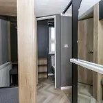 Woof Luxury Family Pod